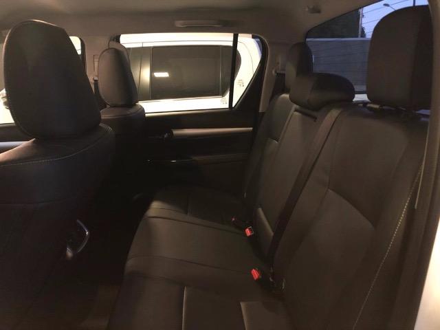 Toyota Hilux SRV 4x4, diesel, automática, 17/17, branca - Foto 10