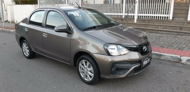 Toyota Etios X Plus 1.5 sedan - Foto 6