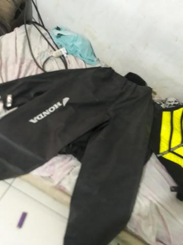 Capa de chuva ,colete vender ligeiro por 100 vender ligeiro tratar . *
