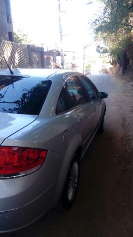 VENDO Fiat Linea Absolute 1.9 2009 - Foto 7