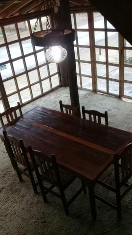 Mesa com 6 cadeiras