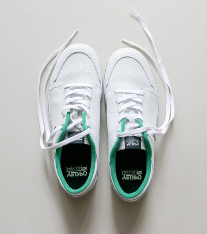 tenis oakley couro branco