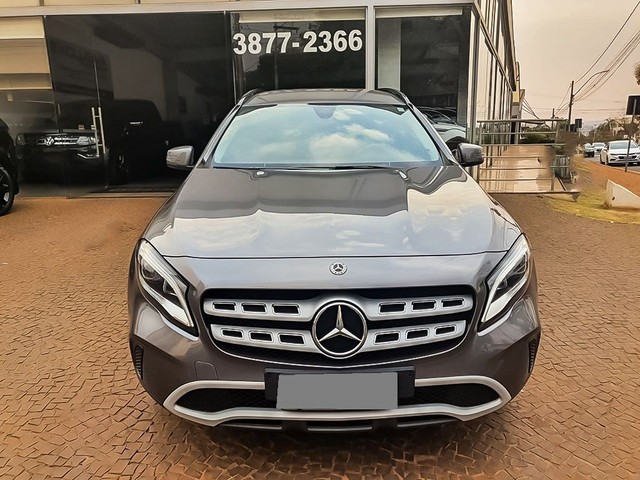 MERCEDES-BENZ GLA 200 1.6 CGI STYLE 7G-DCT