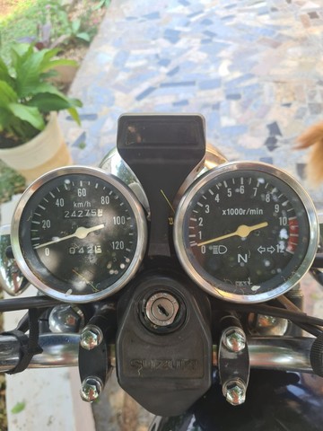 SUZUKI INTRUDER 125