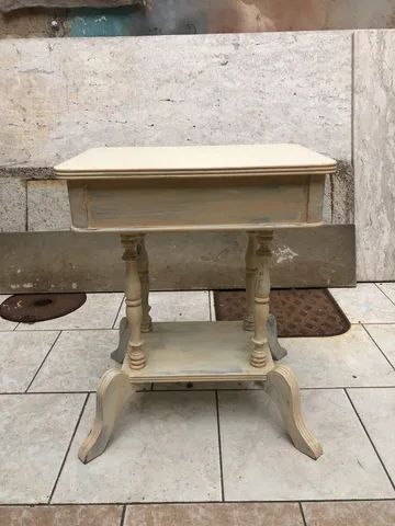 Par De Mesas De Cabeceira Em Imbuia Estilo Inglês - Foto 6