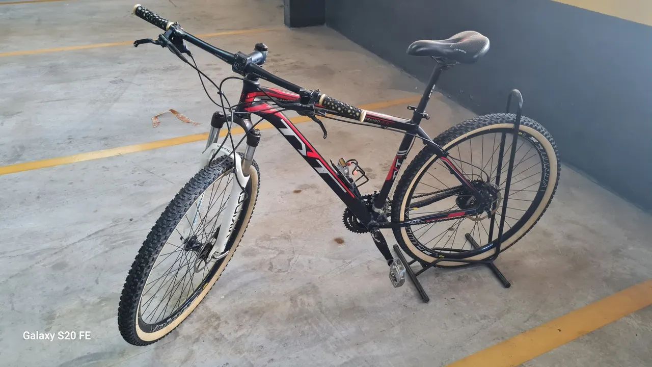 Bicicleta aro 29 em ótimo estado - Foto 4