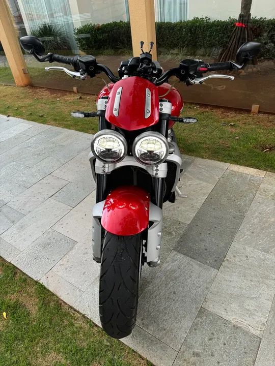 Triumph rocket 3 r 2.500 cilindradas  - Foto 4