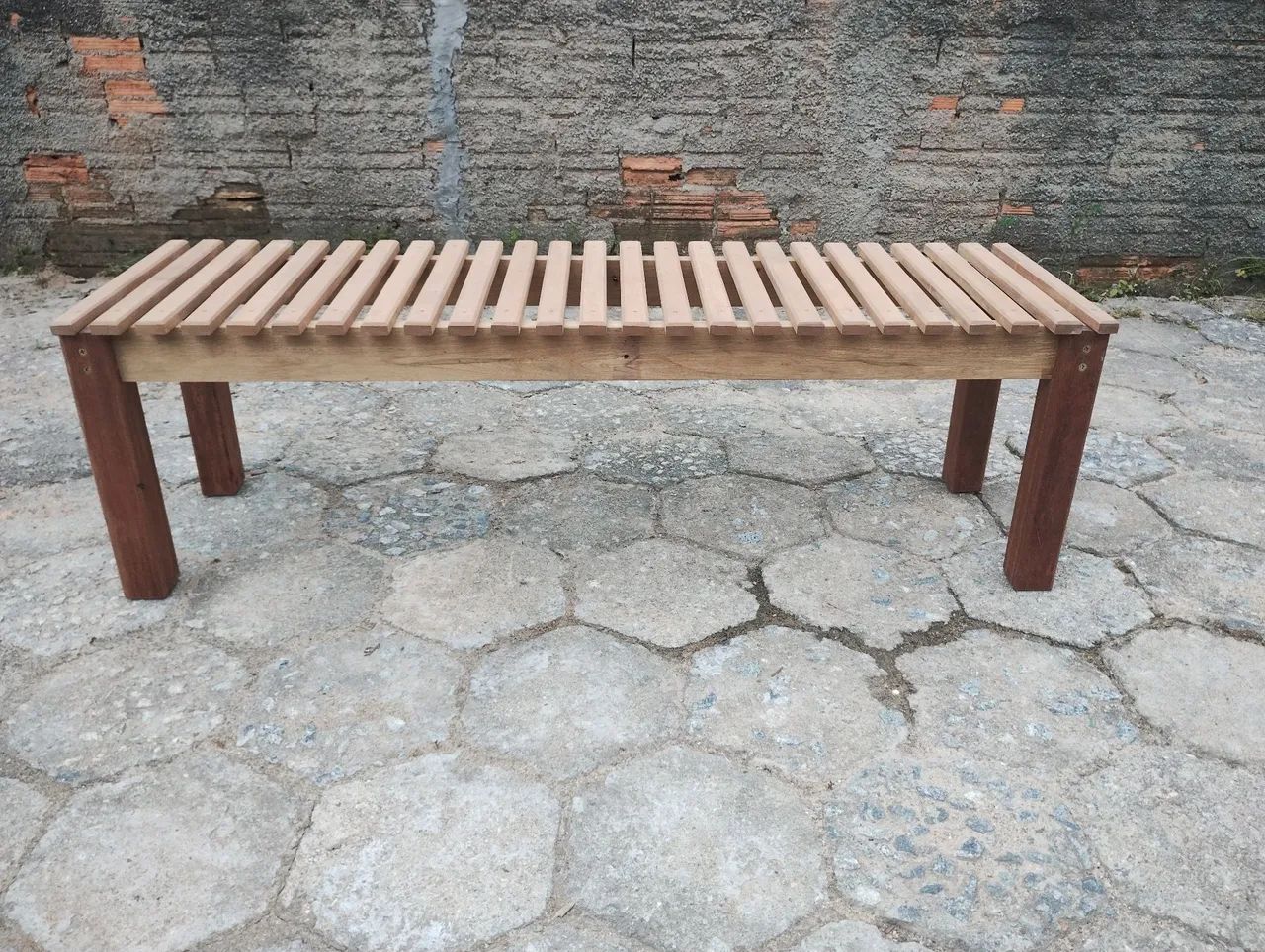 Banco de madeira rústico 