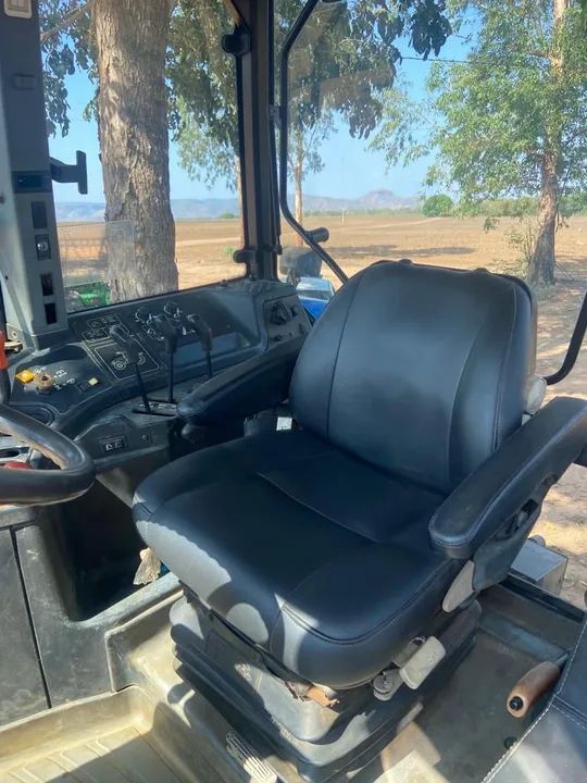 VENDO TRATOR NEW HOLLAND TM 120 - Super conservado  - Foto 5