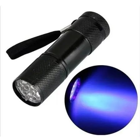 Lanterna com Luz Negra ultra violeta UV