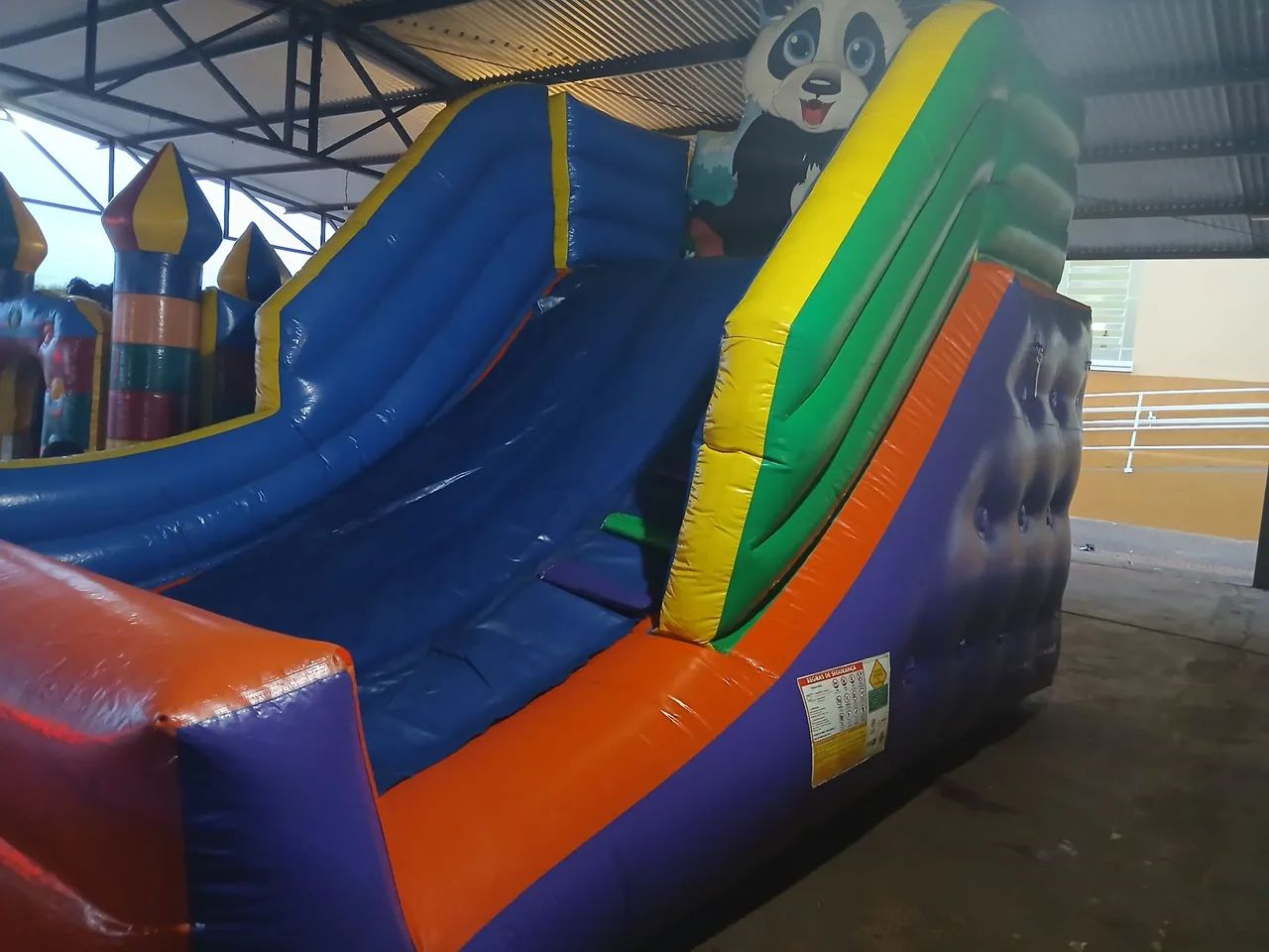 Vendo Tobogã inflável 5.000 5x3, 420altura,  usado - Foto 5