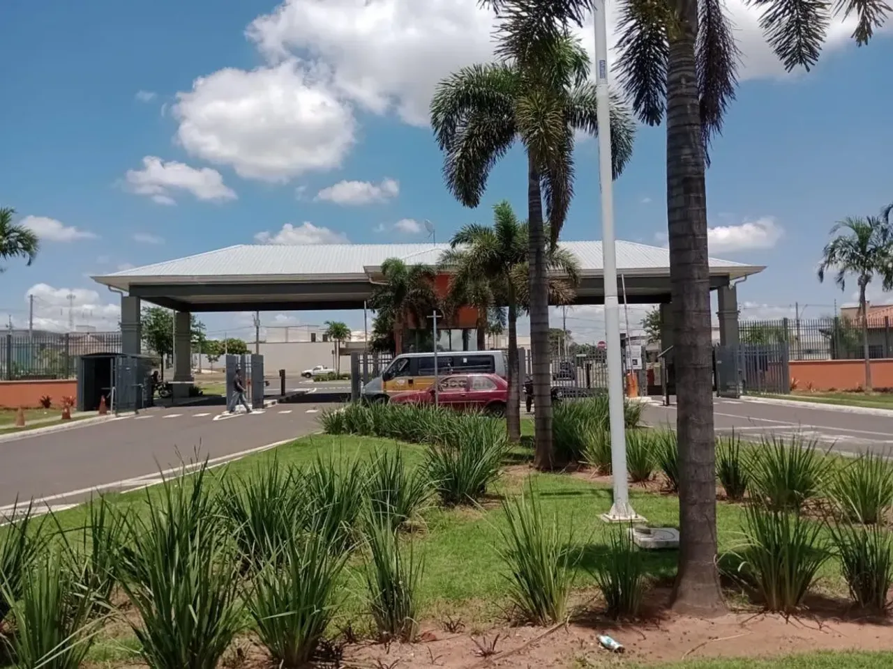 Terreno em Condomínio para Venda em Hortolândia, Parque Olivio Franceschini