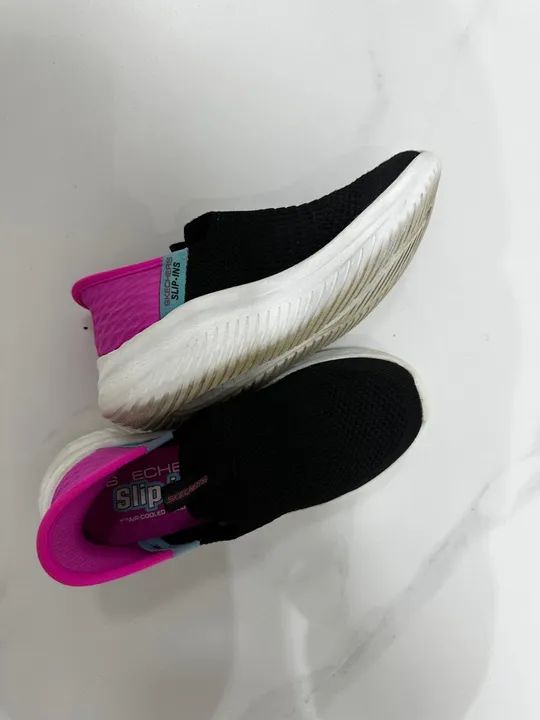 Tênis Skechers infantil - Número 27 - Preto e Rosa - Foto 2