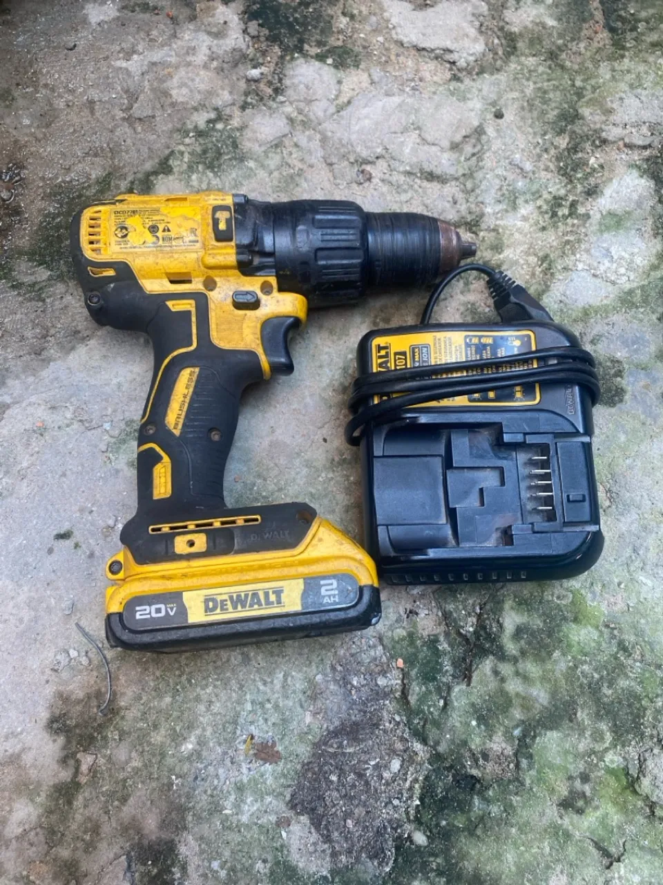 Furadeira e Parafusadeira Dewalt 20V