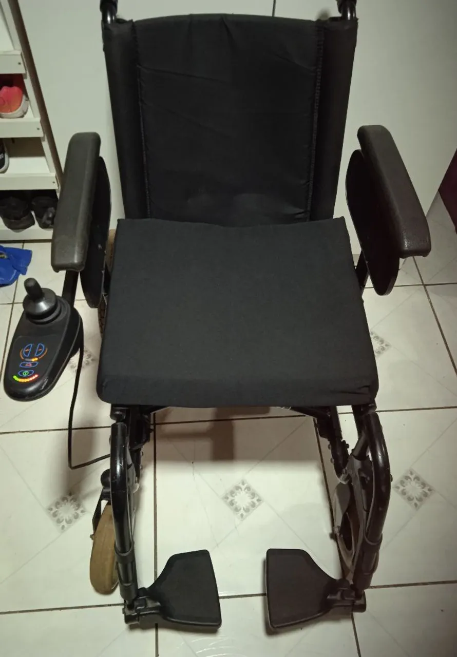 Cadeira de Rodas Motorizada.