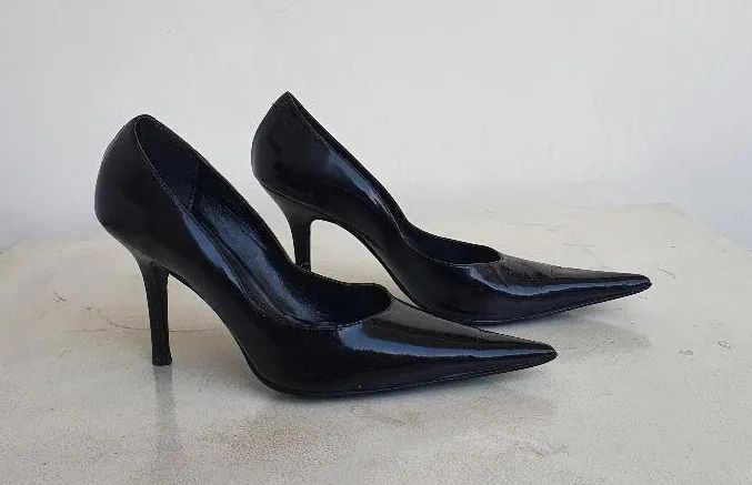 Scarpin verniz preto 35