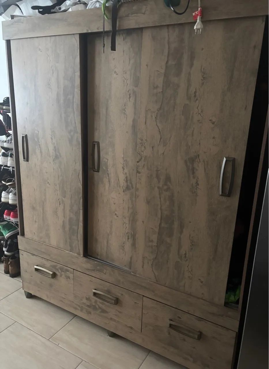 Guarda roupa12040856