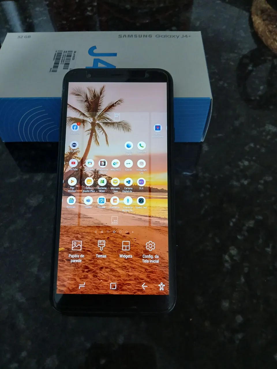 Samsung Galaxy J4+ 32GB - Tela Grande e Desempenho