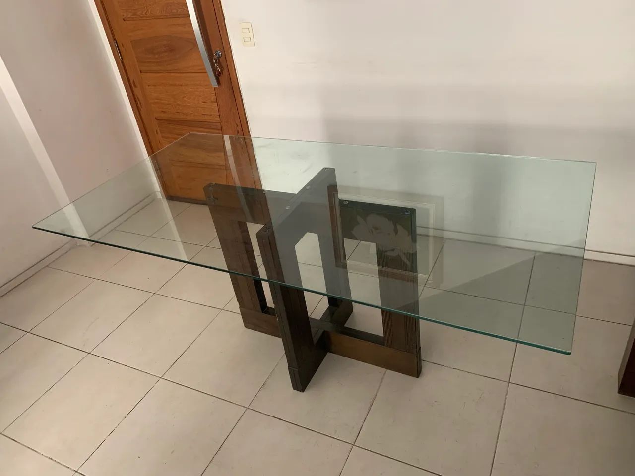 Mesa de vidro com apoio de madeira  - Foto 4