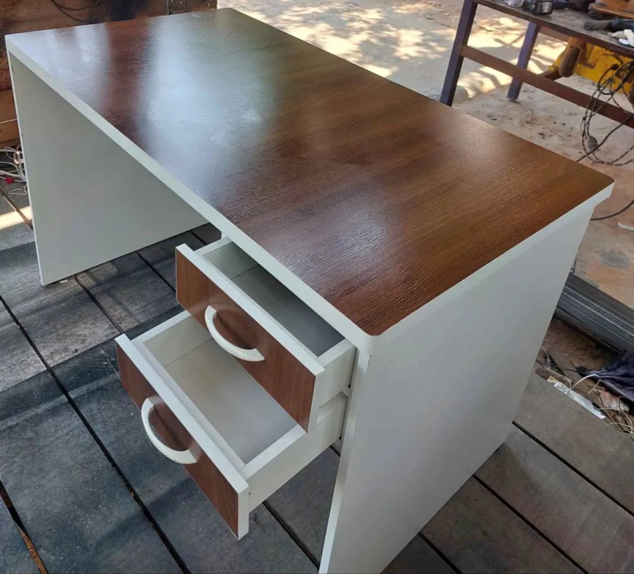Promoção de mesa reta madeirado com branco - frete grátis  - Foto 3