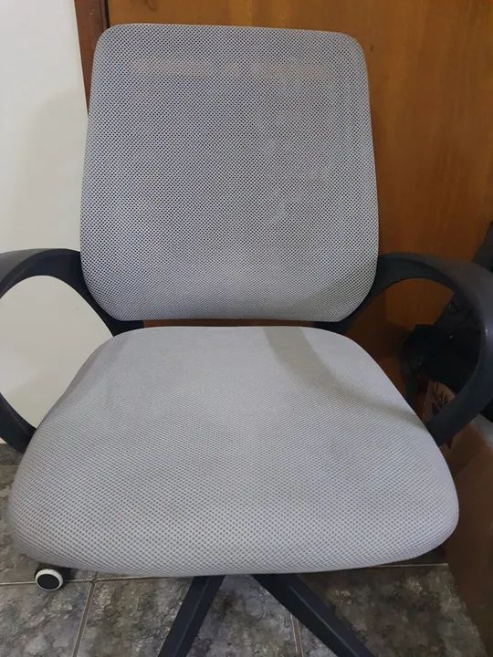 Cadeira de Escritório Giratória com Rodinhas e reclinável - Foto 2