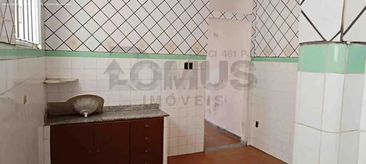 Casa no Bairro São José com 5 Quartos e 2 Banheiros;