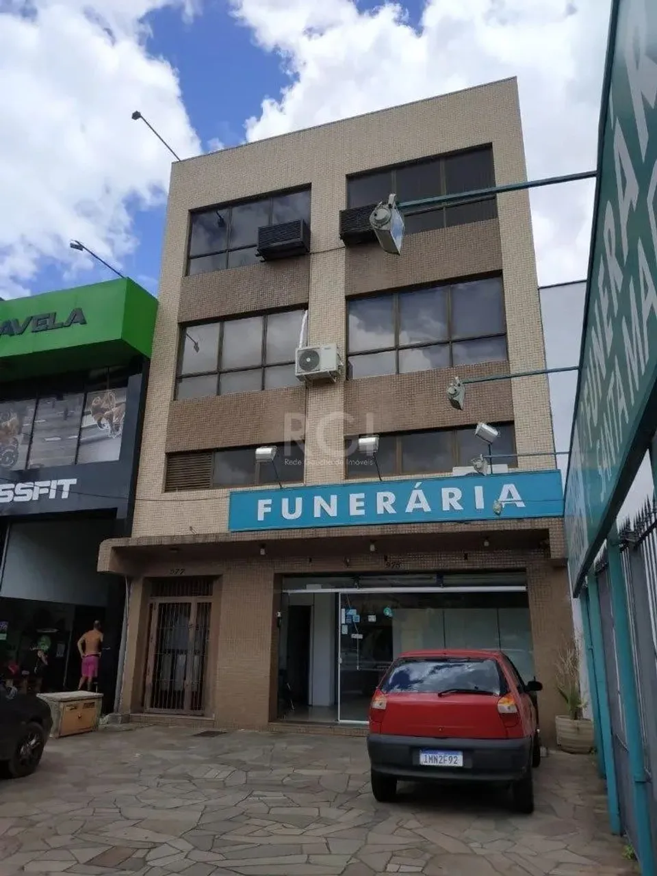 Excelente sala comercial localizada no Condomínio Edifício Di Giovanni. Possui área privat
