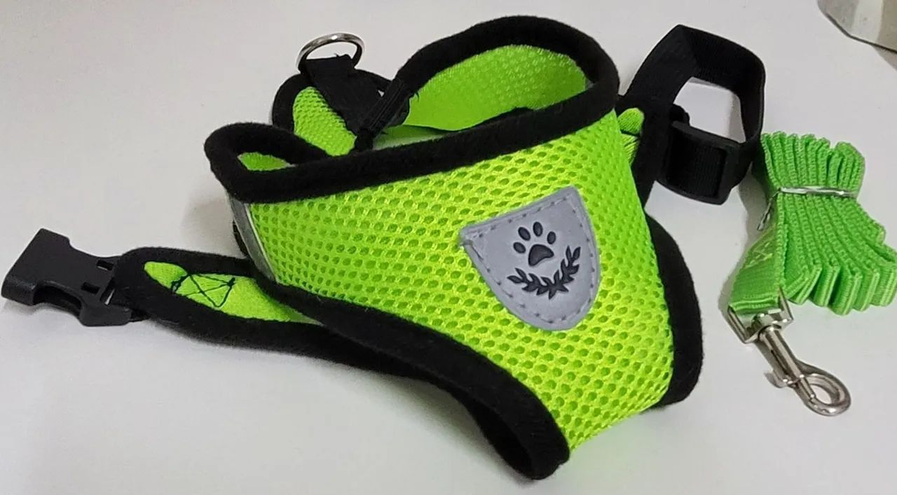 Peitoral (usado 1 x) e guia (nova) para cães até cerca de 10 kg<br>