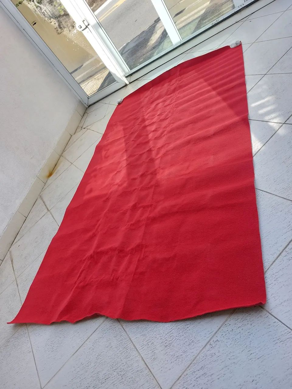 Tapete vermelho para área externa