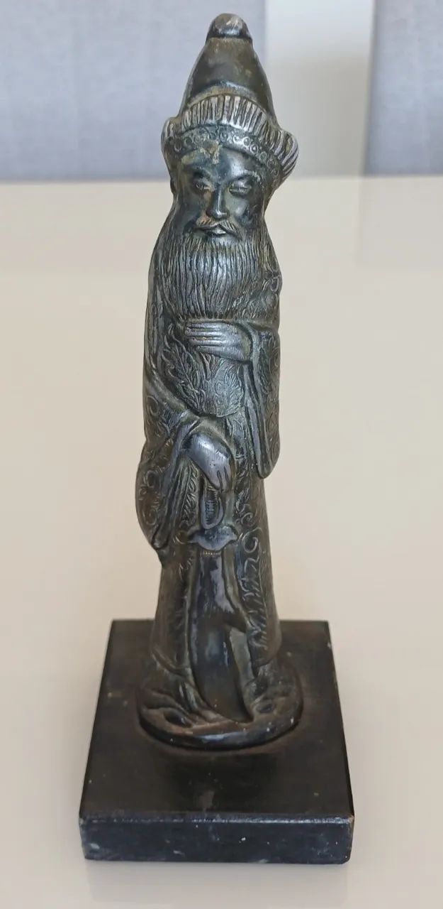 Antiga Estatueta Monge com Sabre - Foto 3