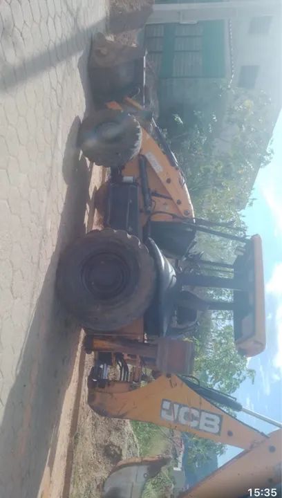 Retroescavadeira JCB Usada 2011 4x4