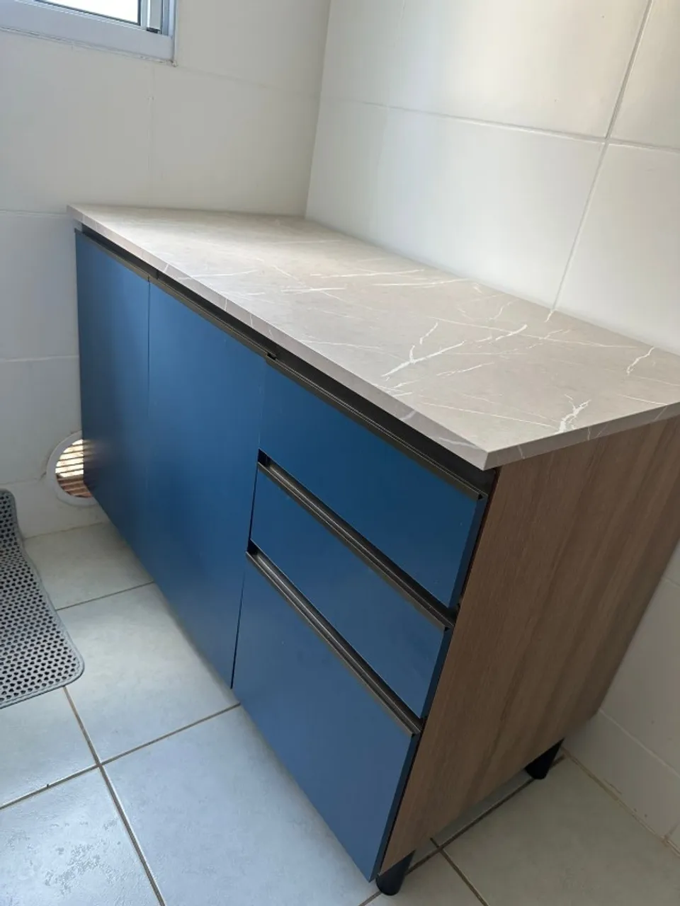 Balcão Bartira Cristal com 2 Portas e 3 Gavetas