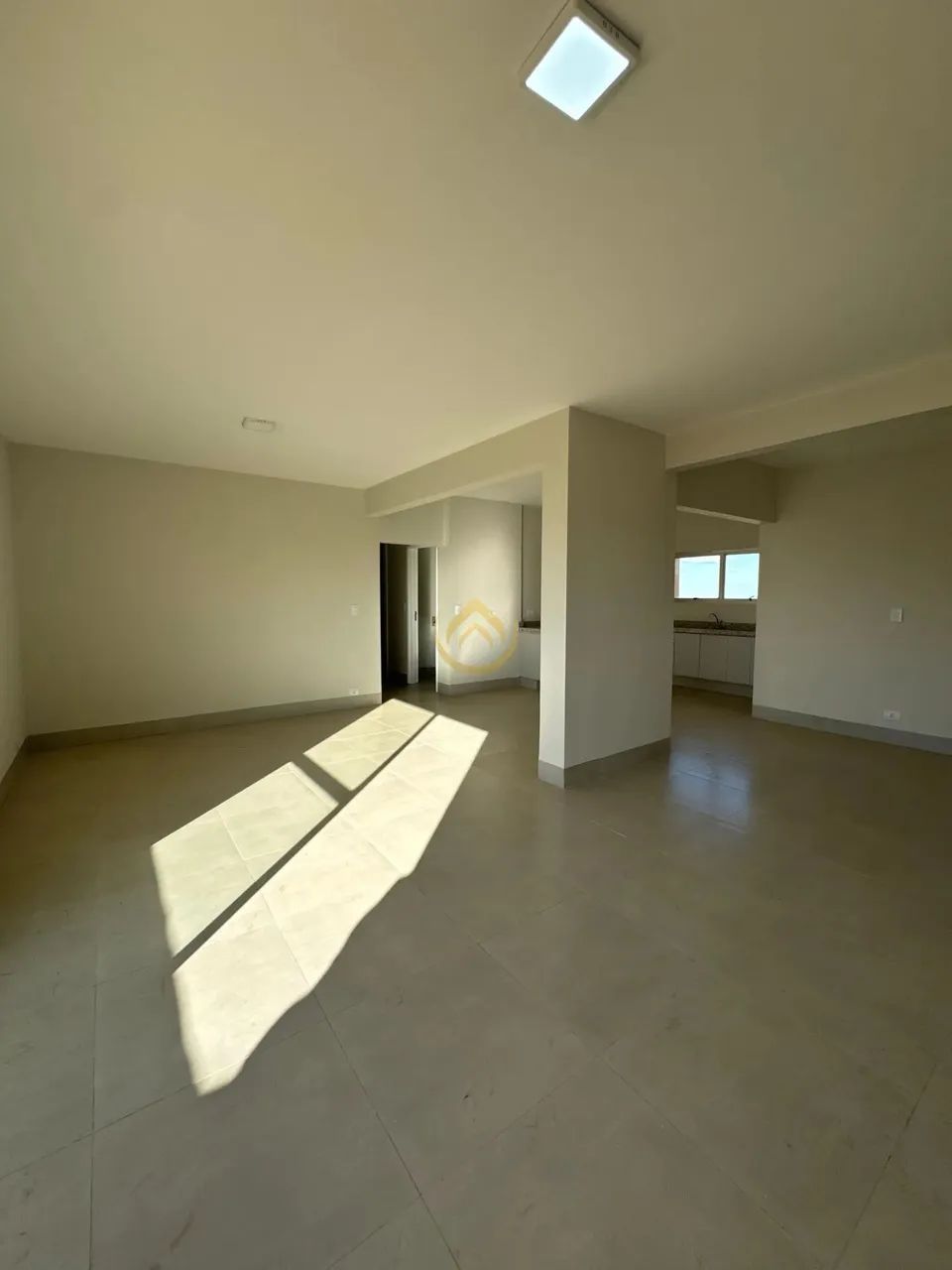 Apartamento para venda, edifício Botigelli em frente à Santa Casa.