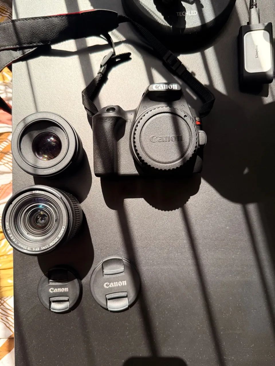 Canon SL3 + Lente 18-55mm + Lente 50mm