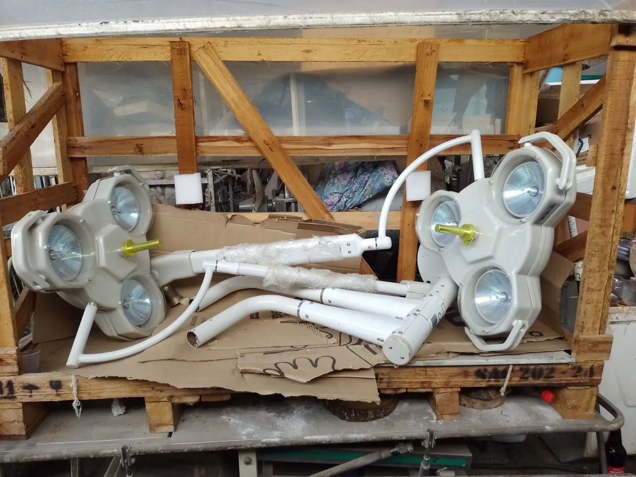 Foco de Teto Novo com duas cúpulas 