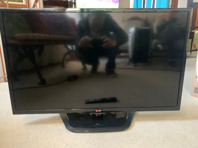 TV 39" LG 39LN5700 LED - RETIRADA DE PEÇAS