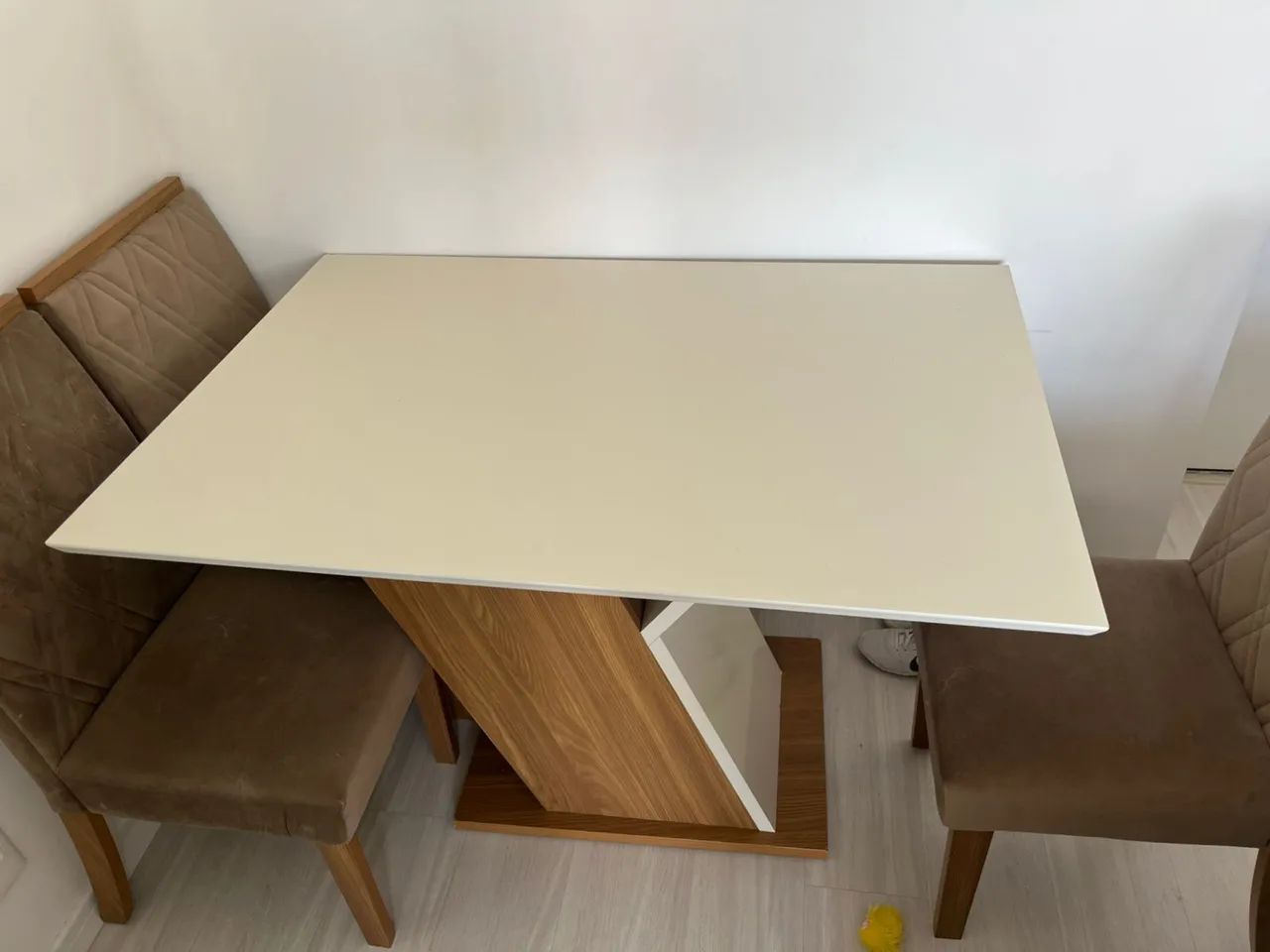 Dining table64352820250369121