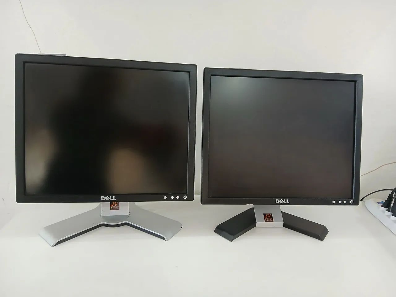Dell 17" Monitor / Fixed or Rotating with Warranty64291874147714121