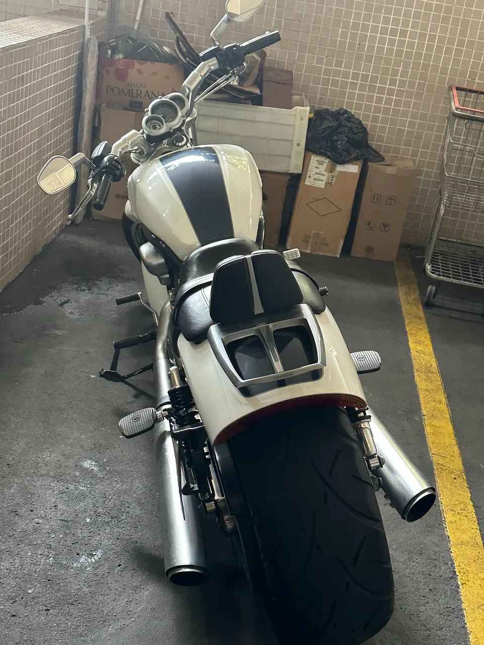 Moto impecável, pegar e andar, super exclusiva, pouco rodada - Foto 3