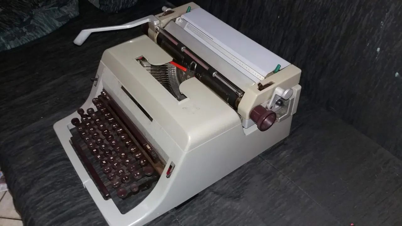 Máquina de escrever Olivette Linea 88 - Foto 3