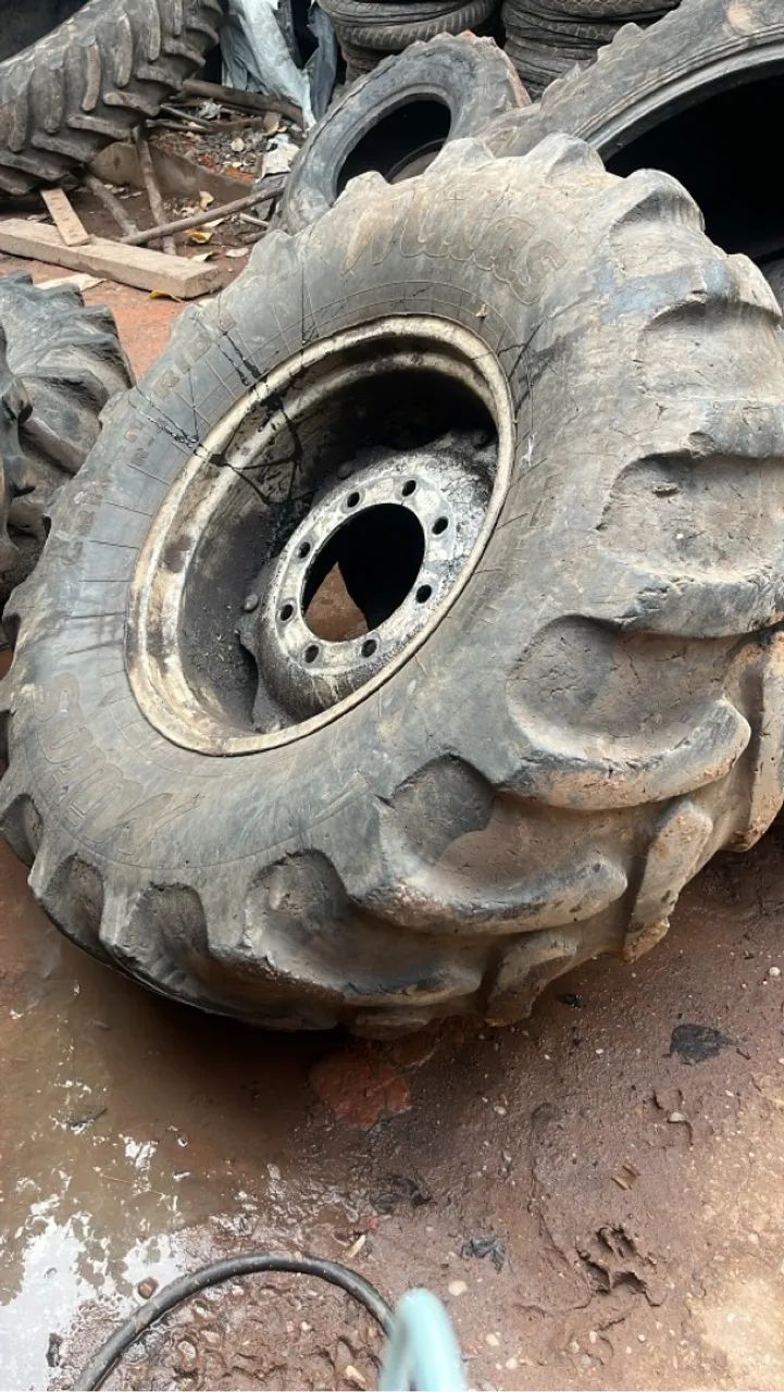 Venda de capas ,pneus meia vida,câmara de ar, rodas agrícolas consultar medidas . - Foto 2