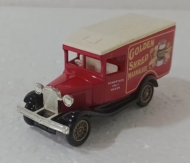 Lledo Days Gone - Ford Model A Van (Golden Shred)