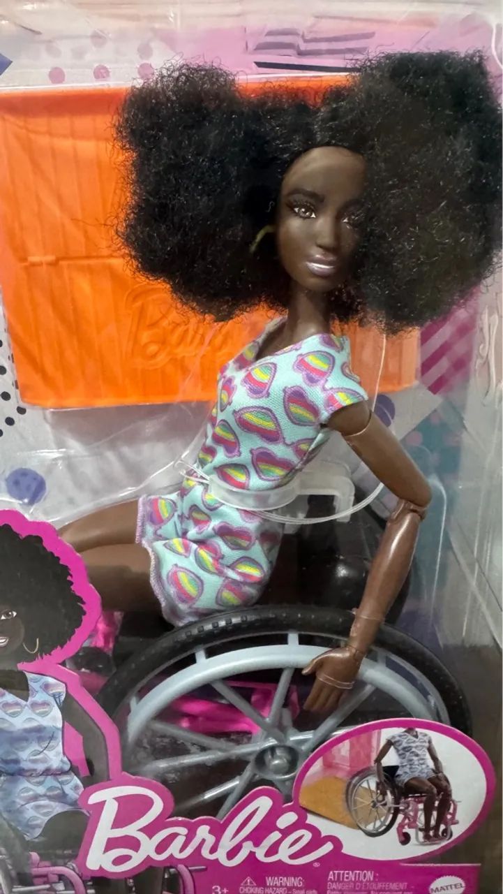Boneca Barbie em Cadeira de Rodas - Diversão Inclusiva! - Foto 2