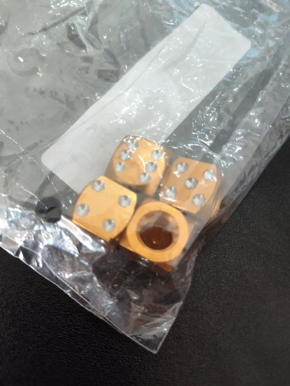 Tampas de Válvula de Roda em Formato de Dado Dourado