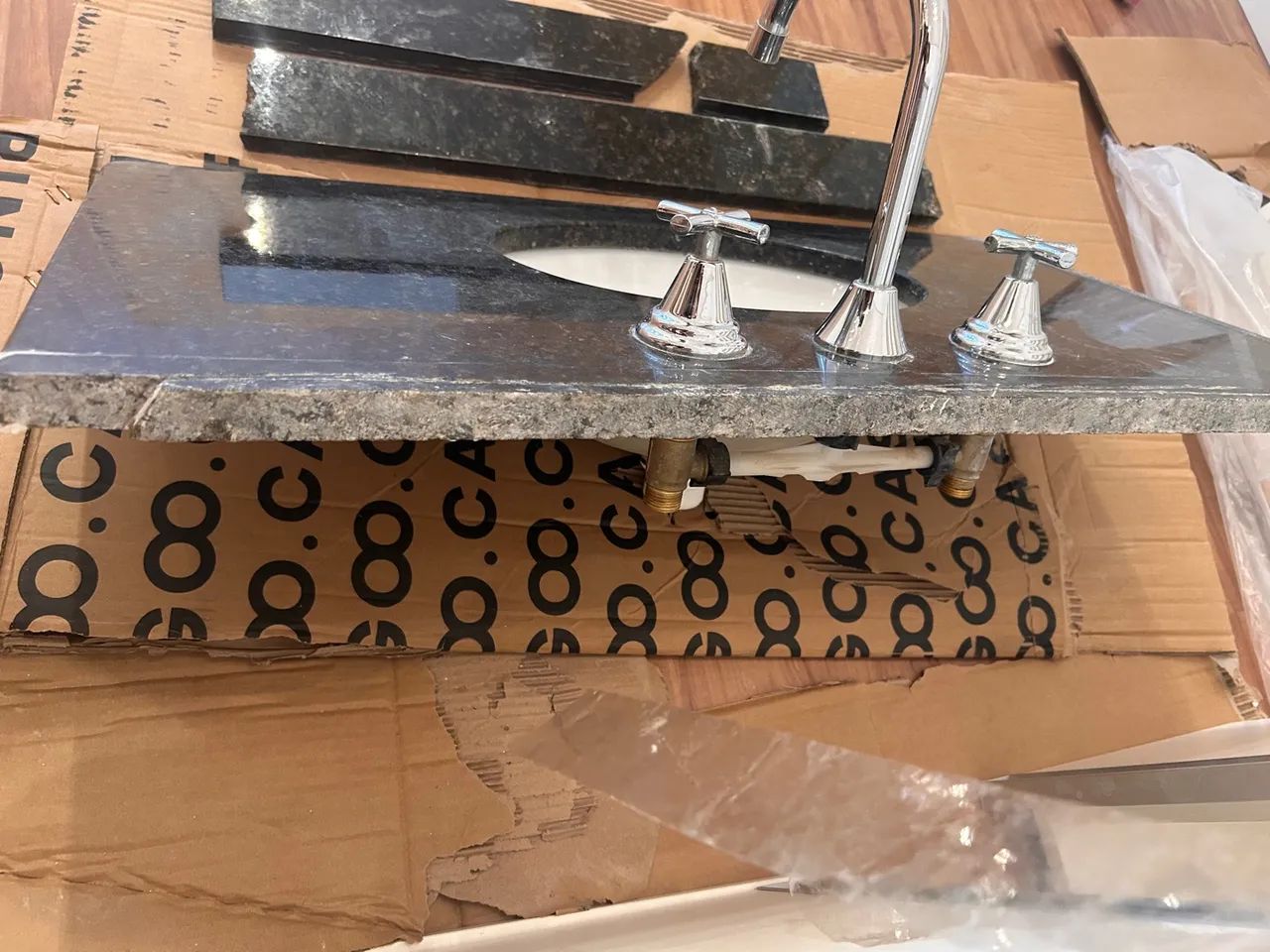 Pia mármore + Cuba DECA + torneira - Foto 3