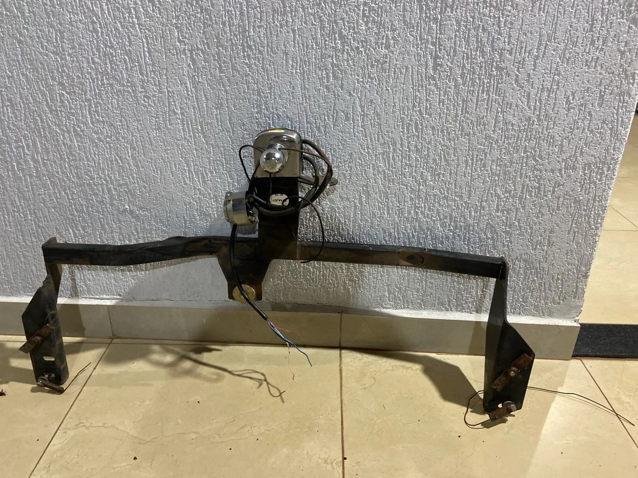 Engate para reboque com elétrica