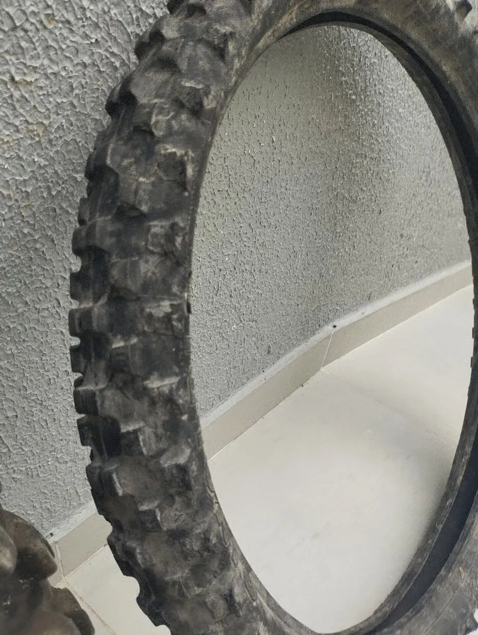 Pneus de trilha 110/100 - Foto 2