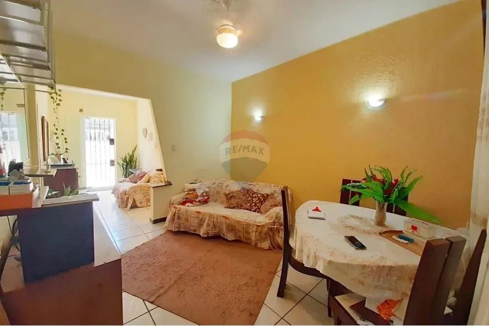 Casa Térrea com Três Quartos, Uma Suíte no Santo Agostinho.