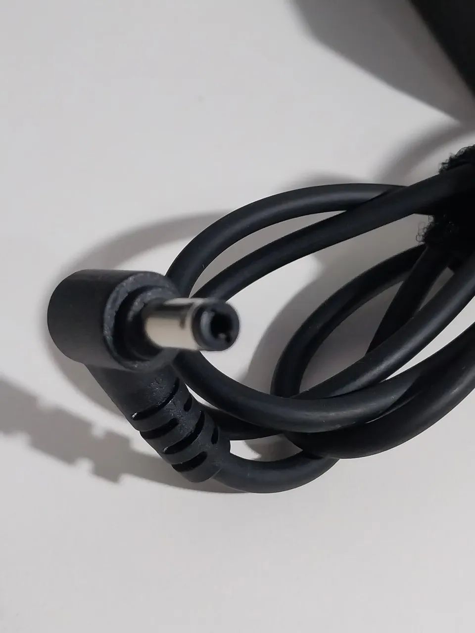 Fonte 19.5V  7.9A nova sem uso - Foto 3