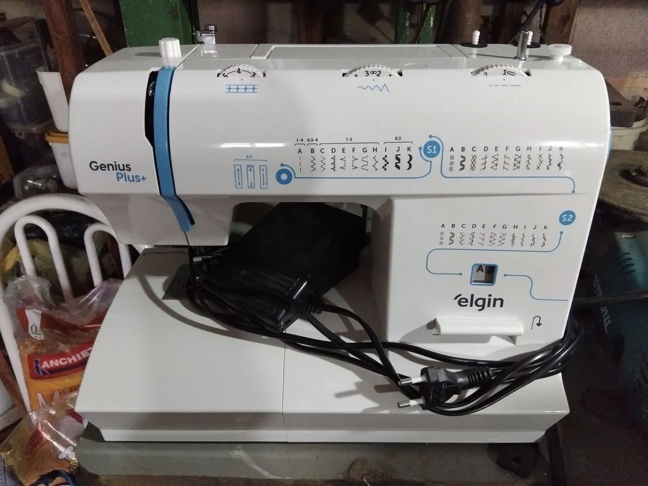 Máquina de Costura Elgin Genius Plus+64302527813633120